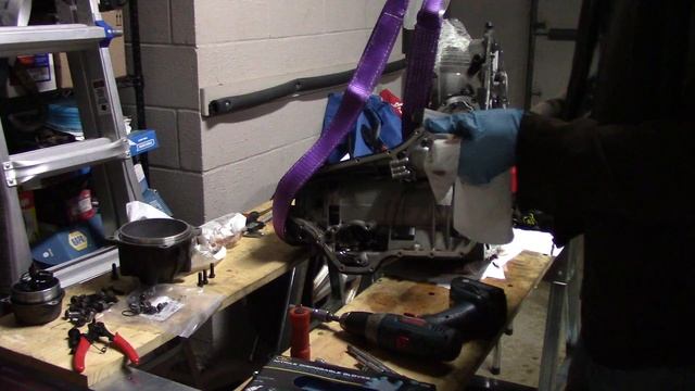 4t65e - trans pan removal and diff cover смотреть онлайн