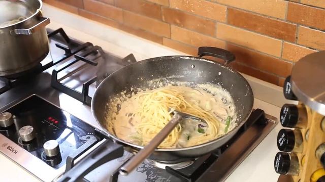 Creamy Miso Pasta & Pan Seared Salmon: Easy Cooking смотреть онлайн