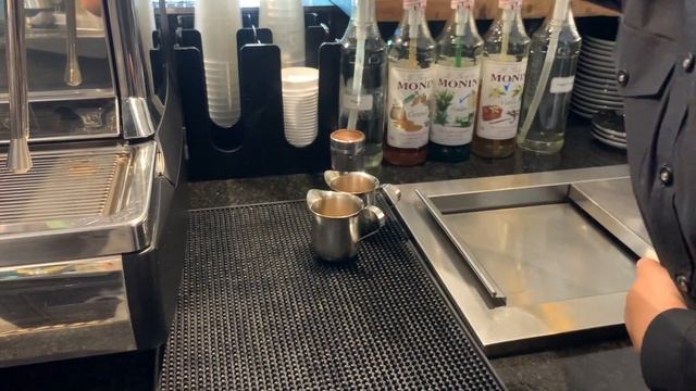 Cafe Vlog EP.1015 | Iced Cream Caffe Latte | How to make coffee drinks | Coffee