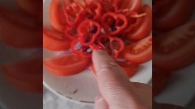 Коло-Вада, завтрак: перловая каша, лосось, овощи