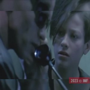 "-Еще раз позвонишь-я тебе глаза паяльником выжгу!"... "-мать звонила твоя"... 
Арнольд Шварценеггер