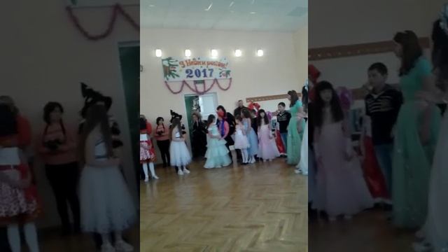 Новорічна ВИСТАВА смотреть онлайн