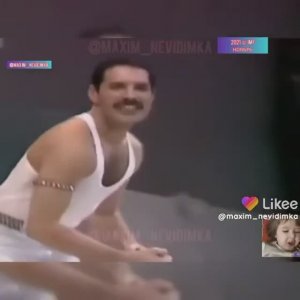 Фредди Меркьюри поет русскую песенку детскую