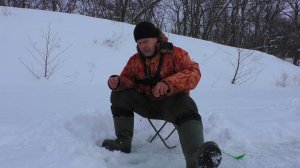 Что клюёт без прикормки? Рыбалка в январе на речке