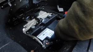 Range Rover L405 Battery replacement PT 1