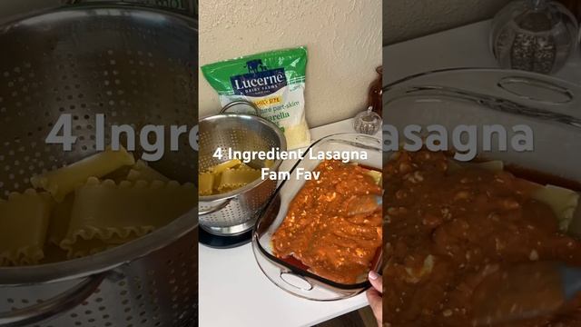 Easiest lasagna recipe! #momhack #easydinner #kidfriendlymeals #familydinner #shortsfeed #fyp #asmr