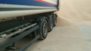 20210828 LV Работа с полуприцепом самосвалом Выгрузка