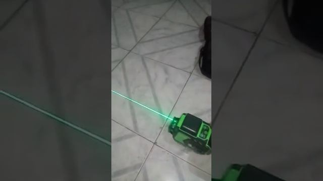 nível a laser controle remoto com defeito