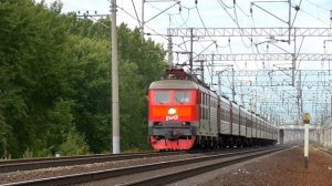 ЧС200-004 с пассажирским поездом Санкт-Петербург - Москва и приветливой бригадой