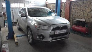 Замена свечей зажигания на Mitsubishi Outlander Sport 2,0 Мицубиси Аутлендер 2014