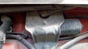 неисправность моторчика дворников очистителя стекла.