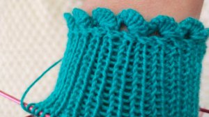 Красивая рюша для носочков. Вяжется просто и красиво получается.