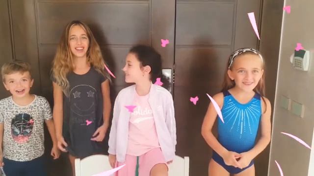 Сделали МАКИЯЖ ВСЛЕПУЮ! / Макияж Челлендж МАЛЬМУЛИ!