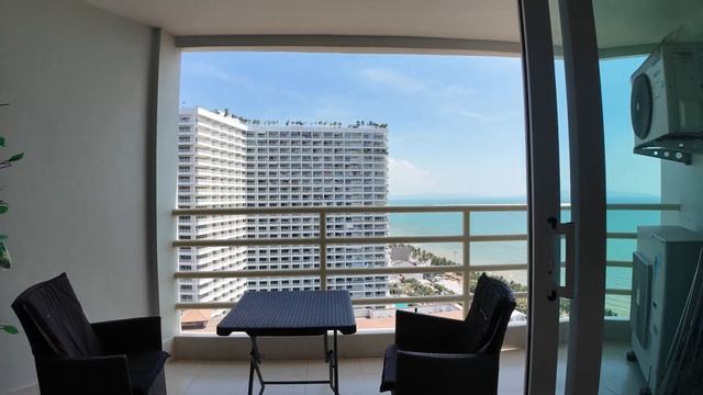 Beachfront Pattaya Condo with AMAZING views! смотреть онлайн