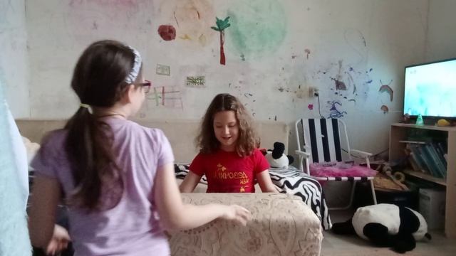 у меня в гостях моя лп лианака!
(у меня не было идей просто)