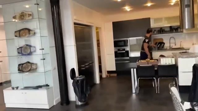 Tristan Tate Drinks 15 Red Bulls And 13 Cups Of Coffee Mixed With Preworkout Powder смотреть онлайн