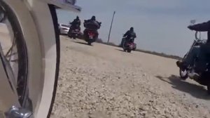 Американский байкер Свобода на открытой дороге Harley Davidsons