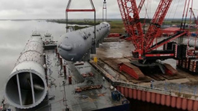На Амурский газохимический завод доставили тысячетонную колонну смотреть онлайн