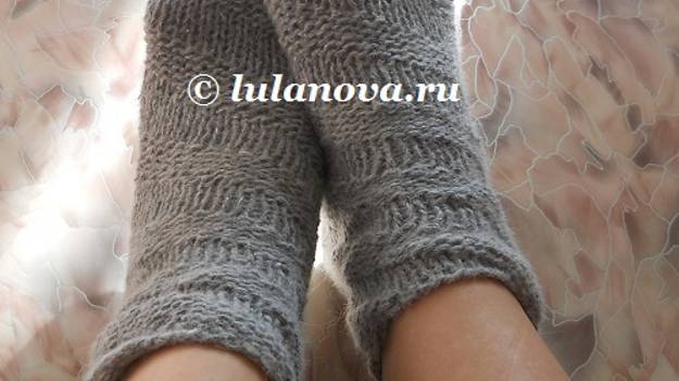 Спиральные носки спицами Spiral socks with knitting needles