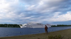 ЛЮТЫЙ КОРАБЛИК!!!!) ЛОВЛЯ САЗАНА НА ЗЕЛЁНОГО ЧЕРВЯ!!!!