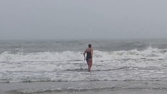 💪ЗАКАЛИВАНИЕ ХОЛОДНОЙ ВОДОЙ ❄️ КРЕЩЕНСКИЕ КУПАПИЯ🙏 ВСЕХ С ПРАЗДНИКОМ🤩 ПОГОДА В ЗЕЛЕНОГРАДСКЕ 👍