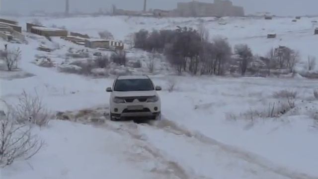 Outlander XL на горке смотреть онлайн