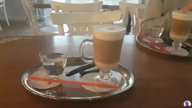 Первый раз пробовал baileys latte в кафе "Creme DE LA Creme" и Ира которая чуть не навернулась!!!! смотреть онлайн