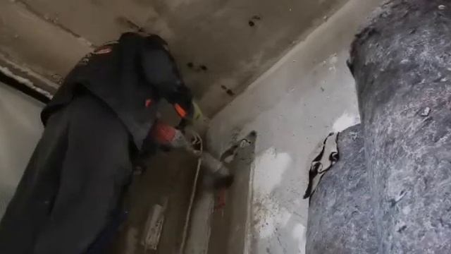 Бурение отверстий с подачей воды, дрелью алмазного сверления KEN 6110B