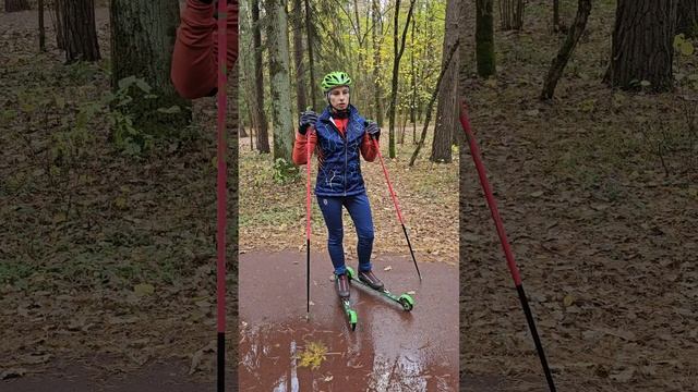 Как сохранить скорость при переходе от хода к ходу? #лыжероллеры #коньковыйход смотреть онлайн