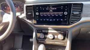 New 2022 Volkswagen Atlas Cross Sport 2.0T SE w/Technology V209546