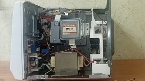Микроволновка не греет, но работает, что делать, ремонт своими руками. Не крутится тарелка.