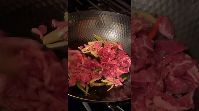 Cooking your eggplant #chill #asianfood #lofihiphop #stirfry #love #eggplant #shorts #cooking смотреть онлайн