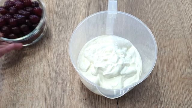 Niesamowicie pyszna Wiśniowa Mgiełka 👌 łatwe ciasto z wiśniami na puszystym biszkopcie 👍 duża blach