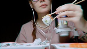 LUNA asmr | Итинг роллов, неразборчивый шёпот