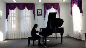 Гудкова Майя. И.С. Бах Менуэт из Французской сюиты h-moll, BWV 814.