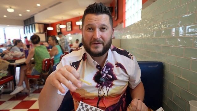 Mel's Drive-In At Universal Is Better Than The Movie It's Based On смотреть онлайн