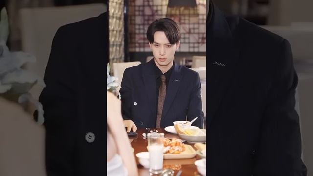 【完整版结局】為了應付催婚，夏惜惜隨便找了個陌生男人閃婚，可領證那天閃婚老公就出了國，一年後她成了陸氏集團總裁的貼身保鏢，誰料頂頭上司竟是閃婚老公！救命，陸總每天都想和我帶薪戀愛！#熱播短劇#先婚後 смотреть онлайн