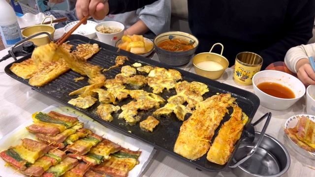 SUB) 설 연휴에 꼬지전, 굴전, 김치전 해먹기~! 새해 복 많이받으세요~ (ft.막걸리) | Home meal (Korean Pancakes, Makgeolli) Mukban