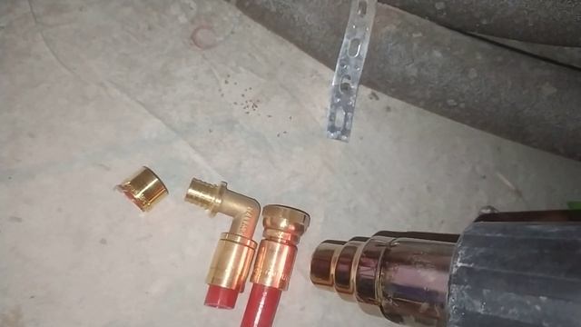 Как снять аксиальную муфту,если смонтировал на трубу ошибочно?!
