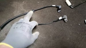 Santafe 2 замена датчика abs,передний левый