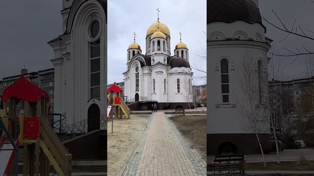 Храм Почаевской иконы Божией Матери. Так стоят за Крещенской водичкой.