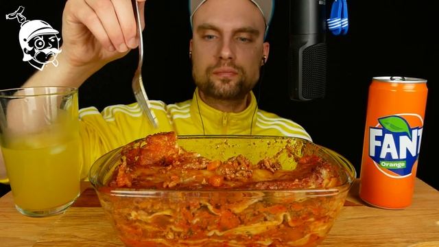 ASMR Eating Cheesy Lasagna 🇮🇹😋 #asmrfood