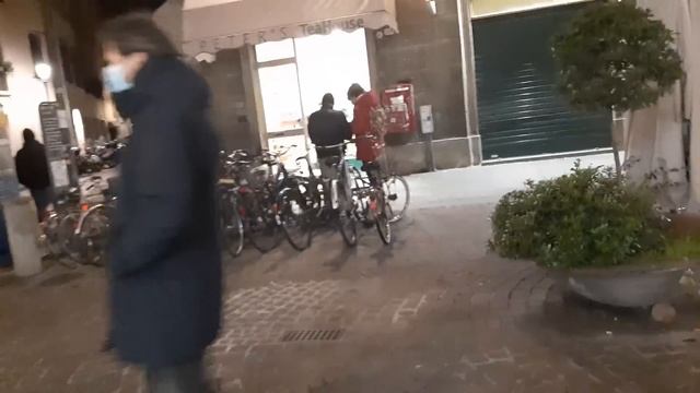 италия Падуя распродажа скидки стритстайл смотреть онлайн