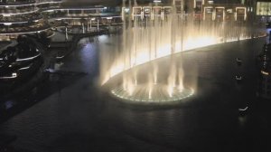 AMAZING DANCING FOUNTAIN IN DUBAI MALL _ THE SPECTACULAR DANCING FOUNTAIN & MUSIC AROUND THE WORLD.