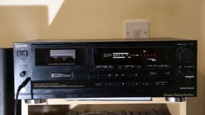 AIWA XK-S7000 play: Jacintha – "Boulevard Of Broken Dreams".