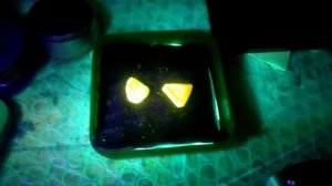 Свечение Драг камней при разной длине УФ.