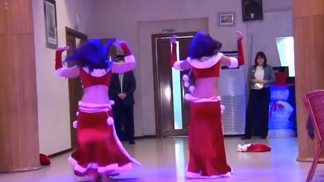 С НОВЫМ ГОДОМ Супер компиляция секси девушки танцуют