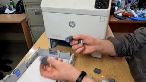 HP M605, замена роликов захвата бумаги, сброс комплекта обслуживания