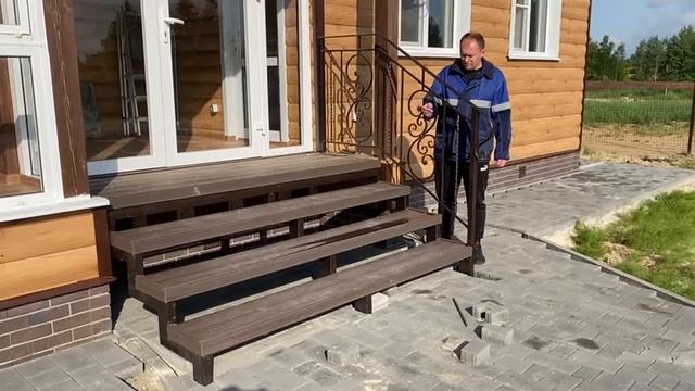 Уличная лестница с площадкой и ДПК покрытием.. смотреть онлайн