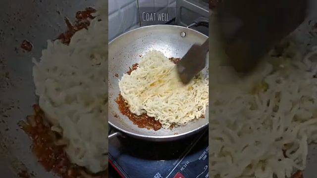 Cheesy Chilli Garlic Ramen🍝/Chilli garlic Maggi/Cheese Maggi/Cheese ramen recipe/easyrecipes #short